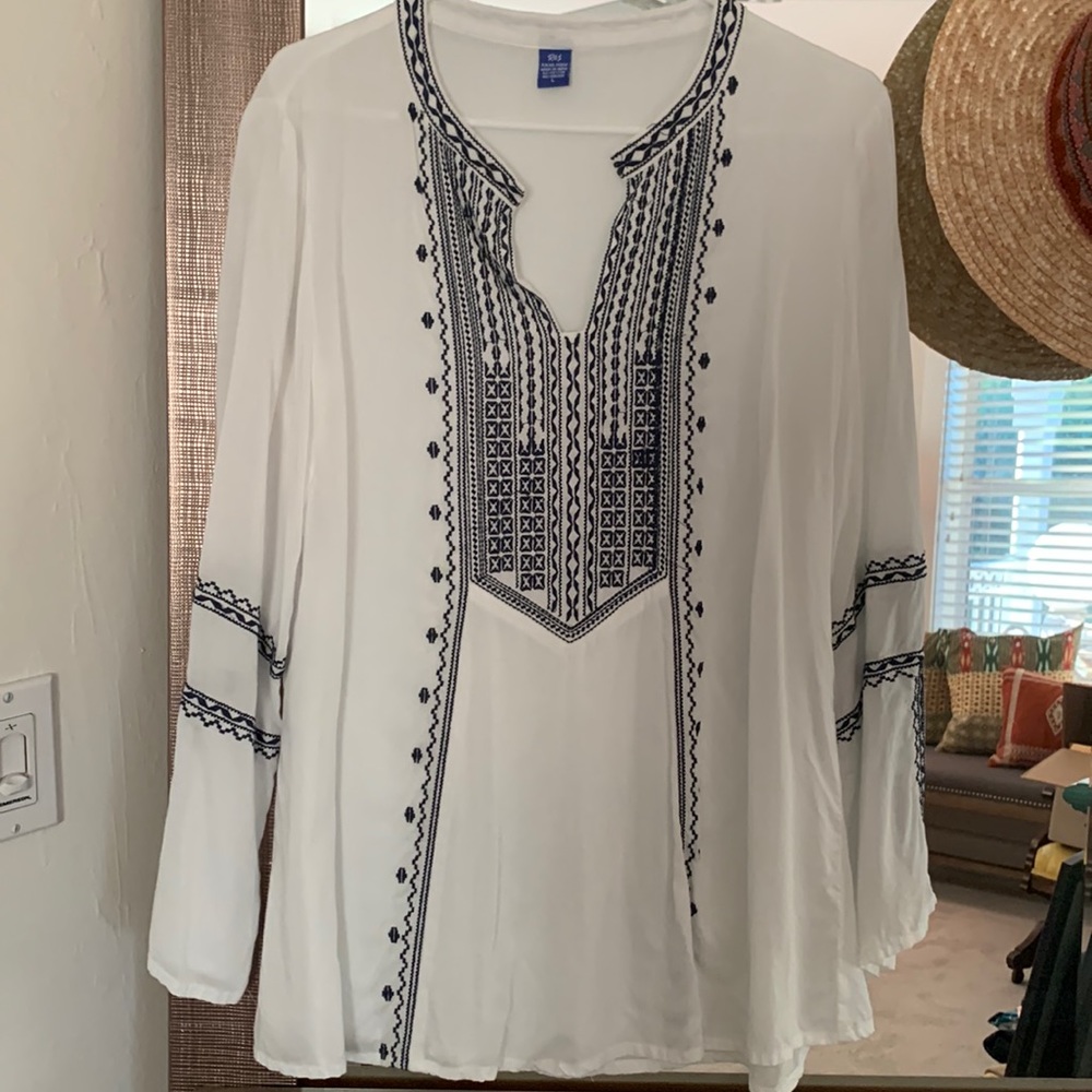 White tunic with navy embellishments/embroidery